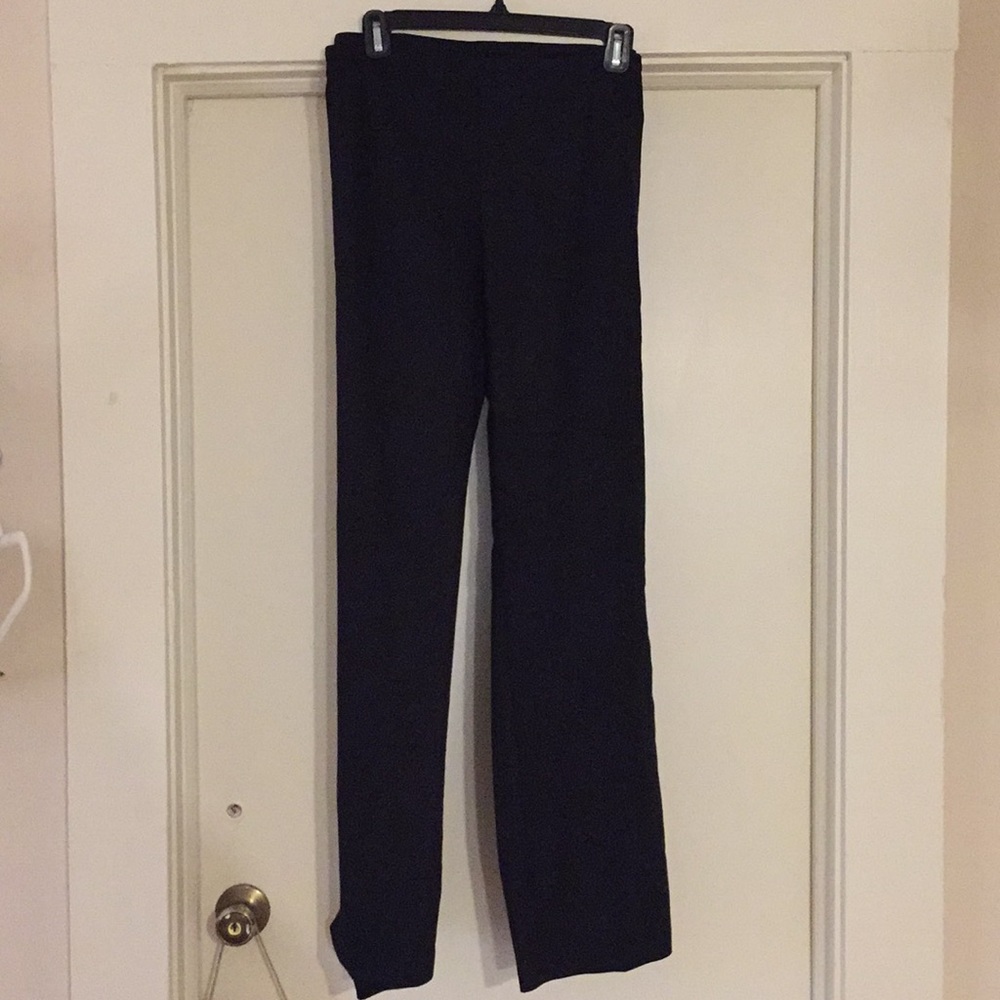 Chico's black straight-leg pant.
